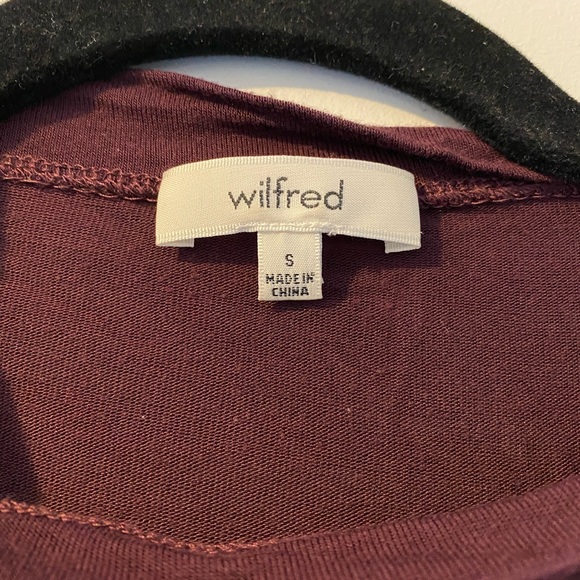 Wilfred Mock-neck Loose Maroon Long Sleeve! Size M - Picture 2 of 2